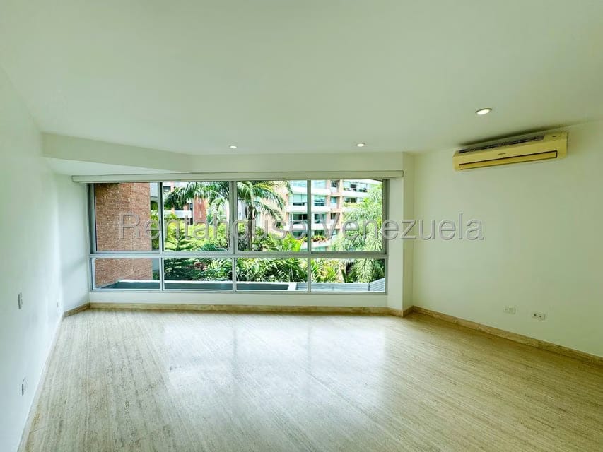 Apartamento (1 Nivel) en Venta en Campo Alegre, Distrito Metropolitano - 23
