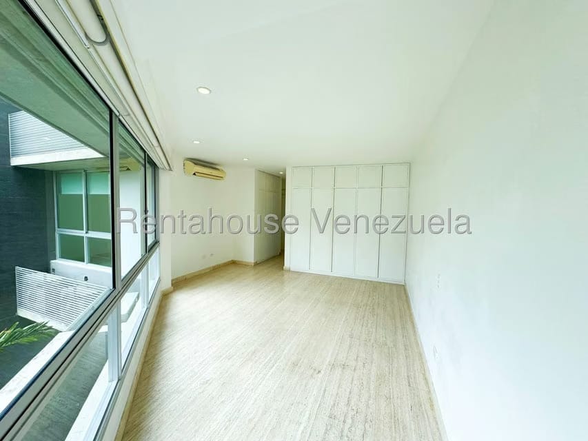 Apartamento (1 Nivel) en Venta en Campo Alegre, Distrito Metropolitano - 27
