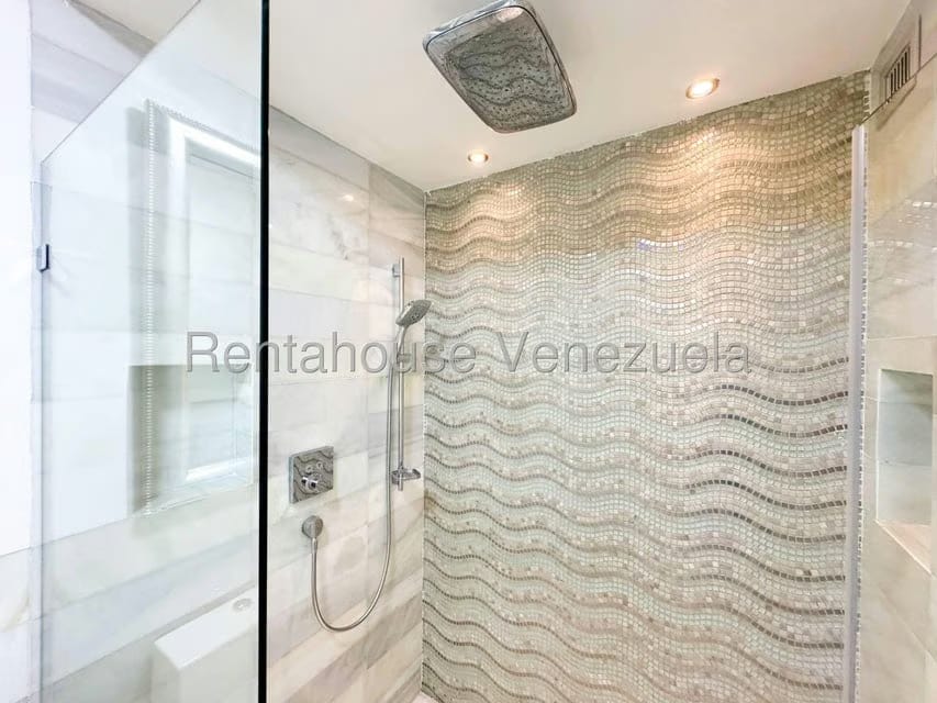 Apartamento (1 Nivel) en Venta en Campo Alegre, Distrito Metropolitano - 28