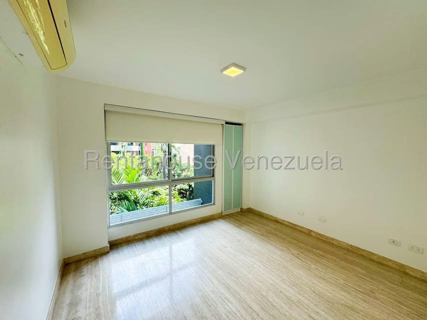 Apartamento (1 Nivel) en Venta en Campo Alegre, Distrito Metropolitano - 32