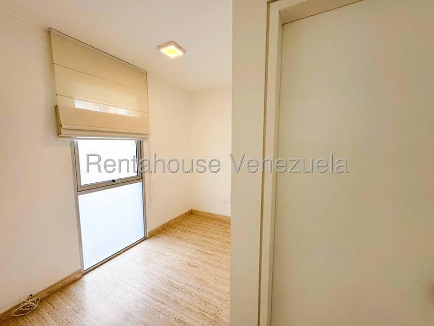 Apartamento (1 Nivel) en Venta en Campo Alegre, Distrito Metropolitano - 37