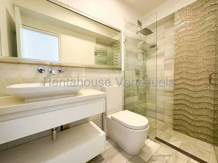 Apartamento (1 Nivel) en Venta en Campo Alegre, Distrito Metropolitano - 38