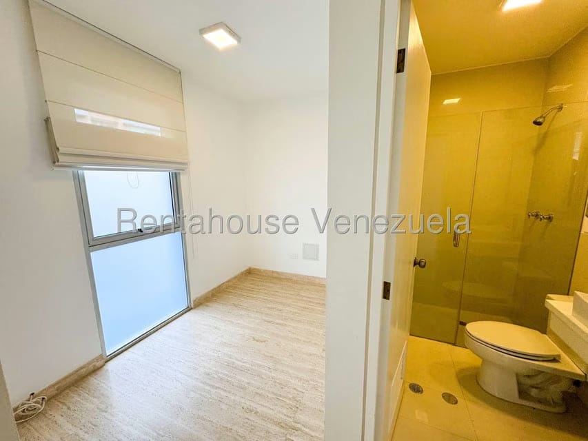 Apartamento (1 Nivel) en Venta en Campo Alegre, Distrito Metropolitano - 42