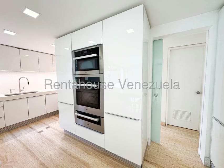 Apartamento (1 Nivel) en Venta en Campo Alegre, Distrito Metropolitano - 8