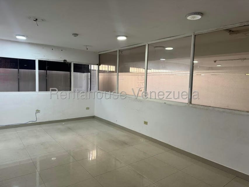 Comercial (Local Comercial) en Venta en Parroquia La Candelaria, Distrito Metropolitano - 12
