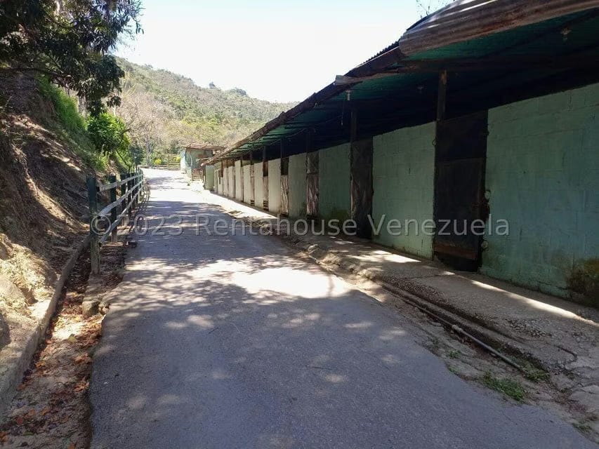 Terreno (Comercial) en Venta en Parque Caiza, Distrito Metropolitano - 26