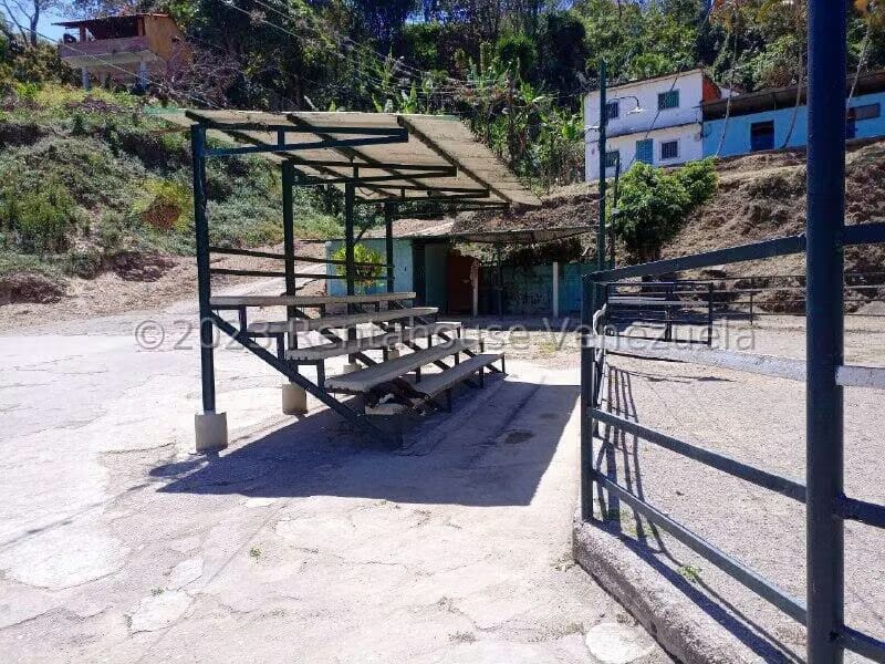 Terreno (Comercial) en Venta en Parque Caiza, Distrito Metropolitano - 29