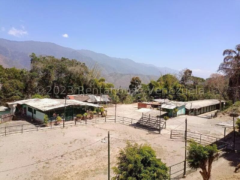 Terreno (Comercial) en Venta en Parque Caiza, Distrito Metropolitano - 37
