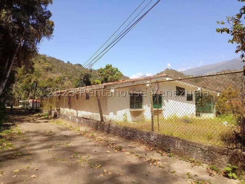 Terreno (Comercial) en Venta en Parque Caiza, Distrito Metropolitano - 5