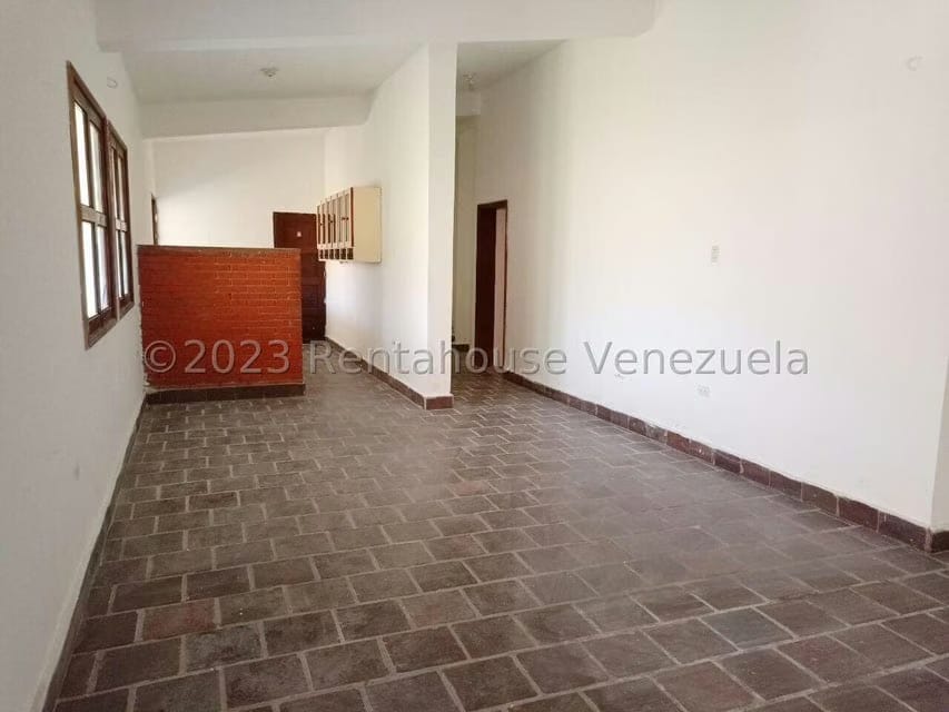 Terreno (Comercial) en Venta en Parque Caiza, Distrito Metropolitano - 8