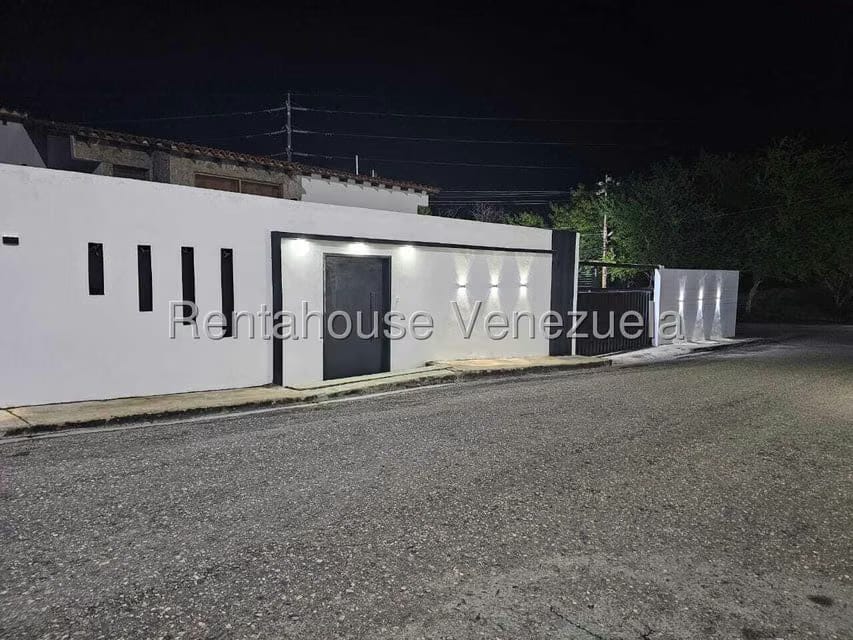 Casa (Duplex) en Venta en Colinas De Santa Rosa, Lara - 2