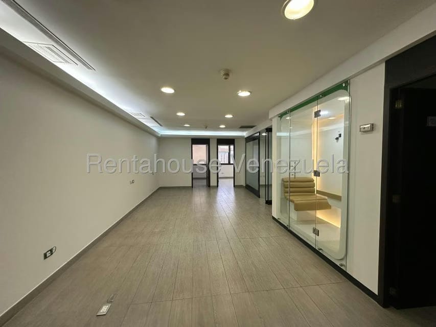 Comercial (Oficina) en Alquiler en Chuao, Distrito Metropolitano - 2