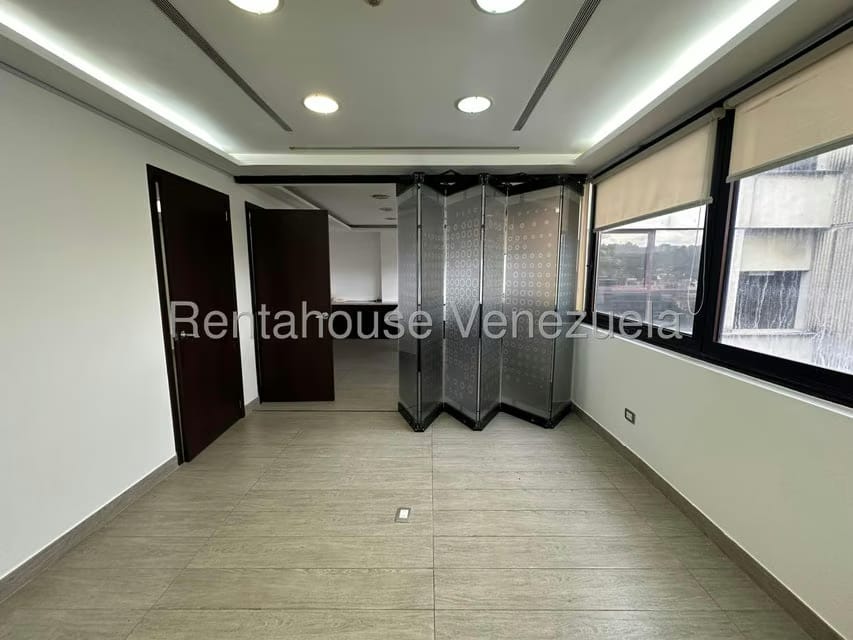 Comercial (Oficina) en Alquiler en Chuao, Distrito Metropolitano - 13