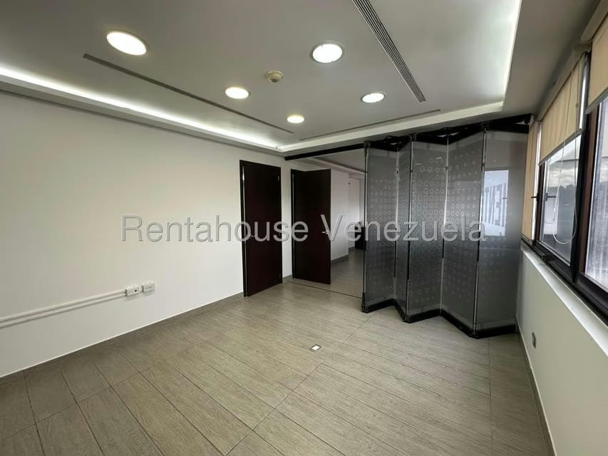 Comercial (Oficina) en Alquiler en Chuao, Distrito Metropolitano - 14