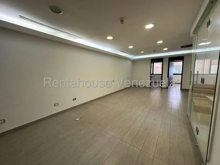 Comercial (Oficina) en Alquiler en Chuao, Distrito Metropolitano - 3