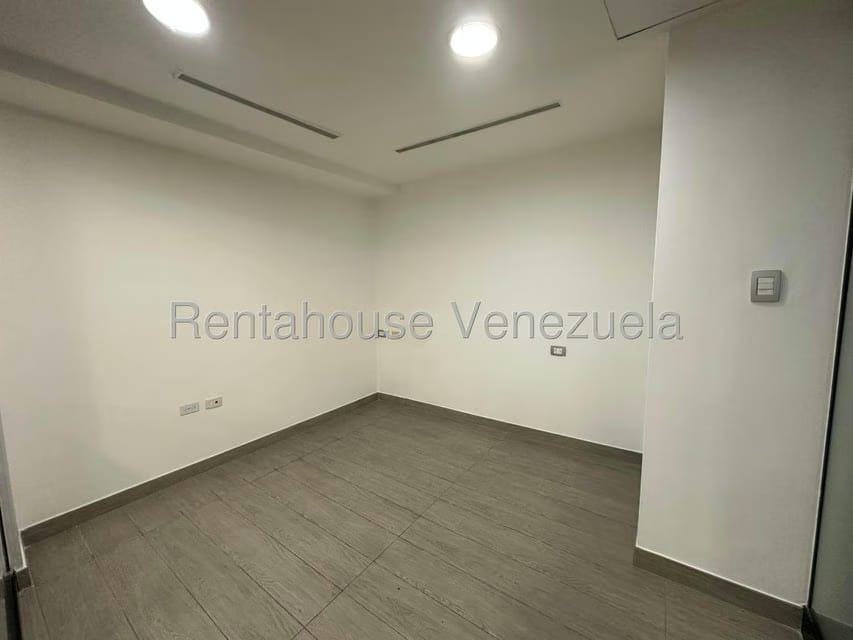 Comercial (Oficina) en Alquiler en Chuao, Distrito Metropolitano - 8