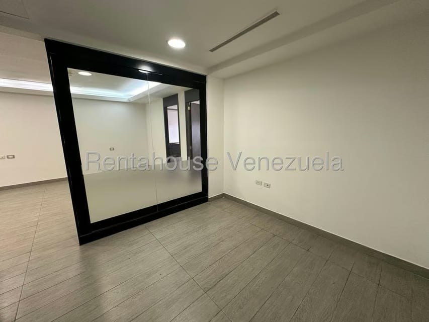 Comercial (Oficina) en Alquiler en Chuao, Distrito Metropolitano - 9