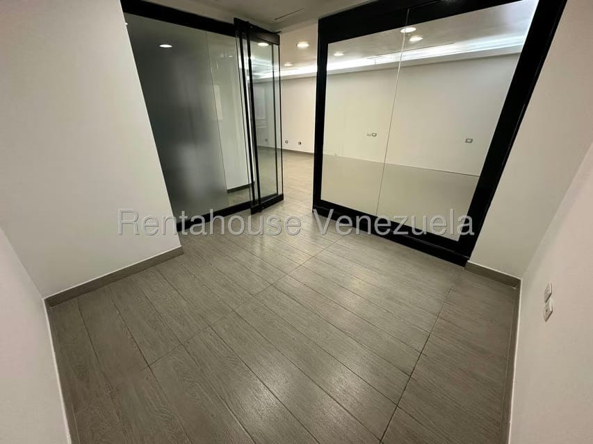 Comercial (Oficina) en Alquiler en Chuao, Distrito Metropolitano - 10