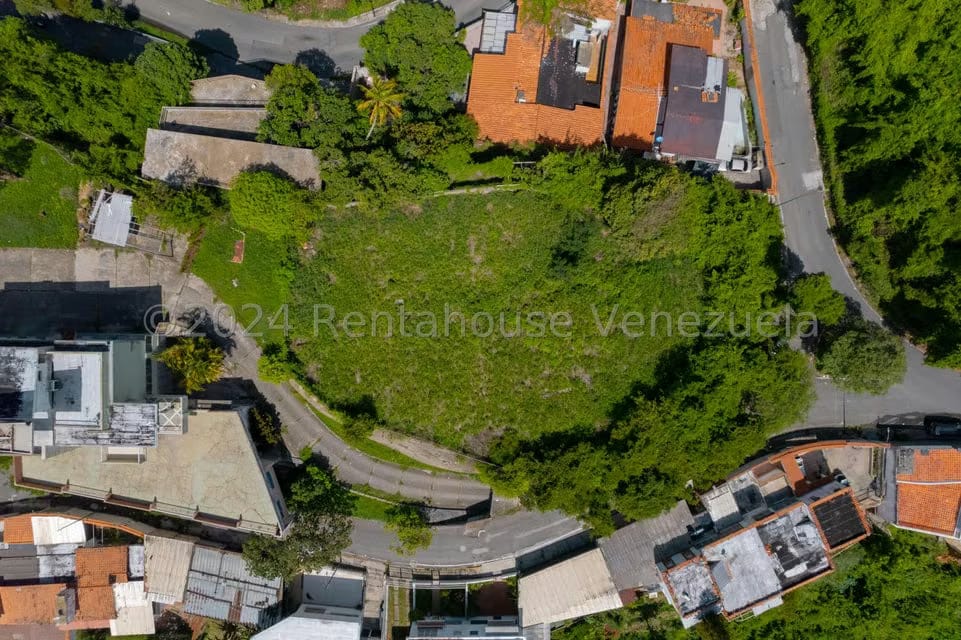 Terreno (Comercial) en Venta en Colinas de Los Chaguaramos, Distrito Metropolitano - 2