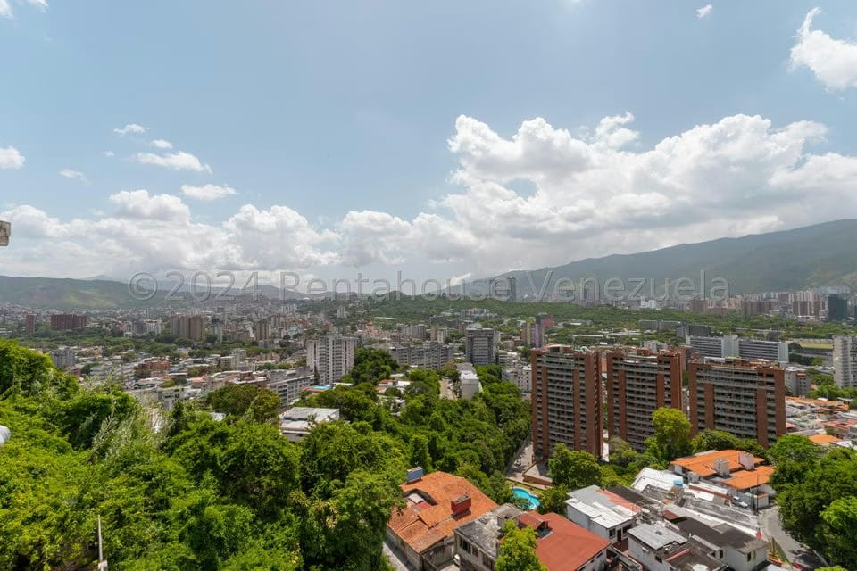 Terreno (Comercial) en Venta en Colinas de Los Chaguaramos, Distrito Metropolitano - 10