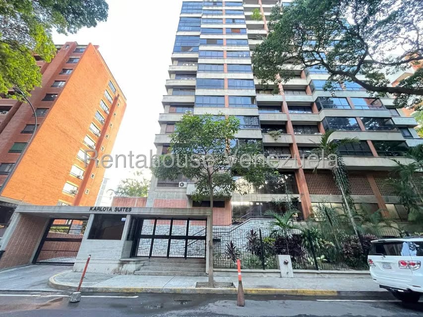 Apartamento (1 Nivel) en Alquiler en El Rosal, Distrito Metropolitano - 2