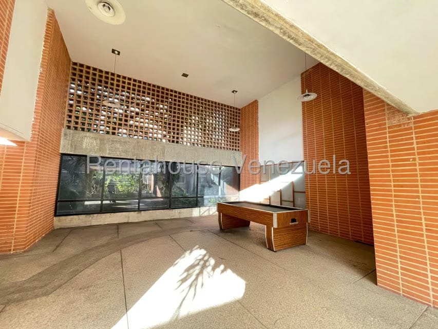Apartamento (1 Nivel) en Alquiler en El Rosal, Distrito Metropolitano - 11