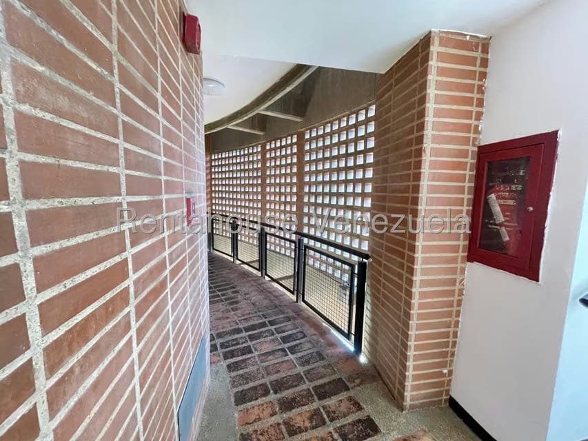 Apartamento (1 Nivel) en Alquiler en El Rosal, Distrito Metropolitano - 17