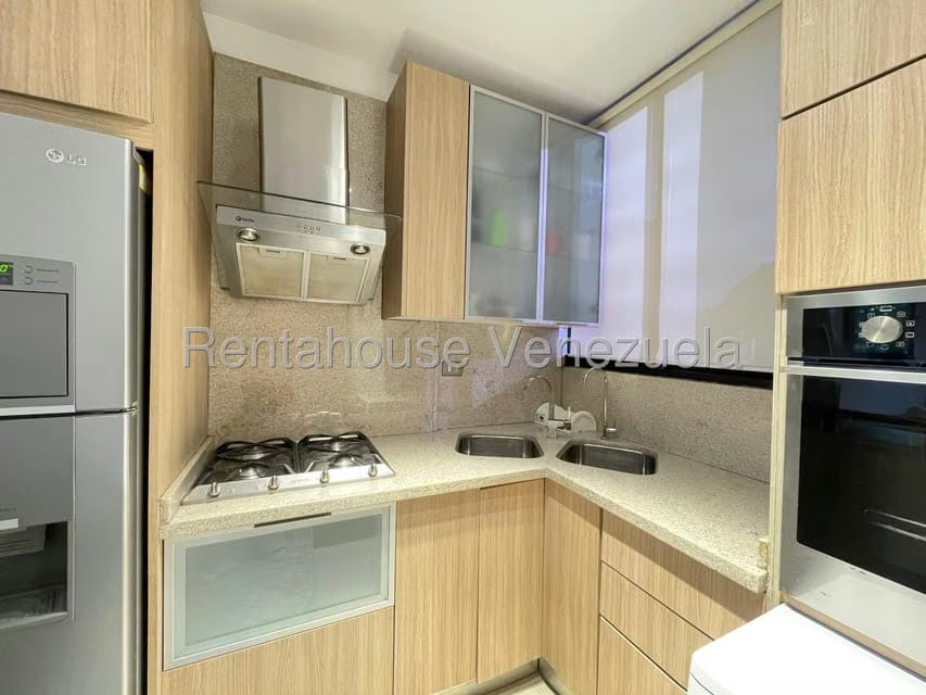 Apartamento (1 Nivel) en Alquiler en El Rosal, Distrito Metropolitano - 21