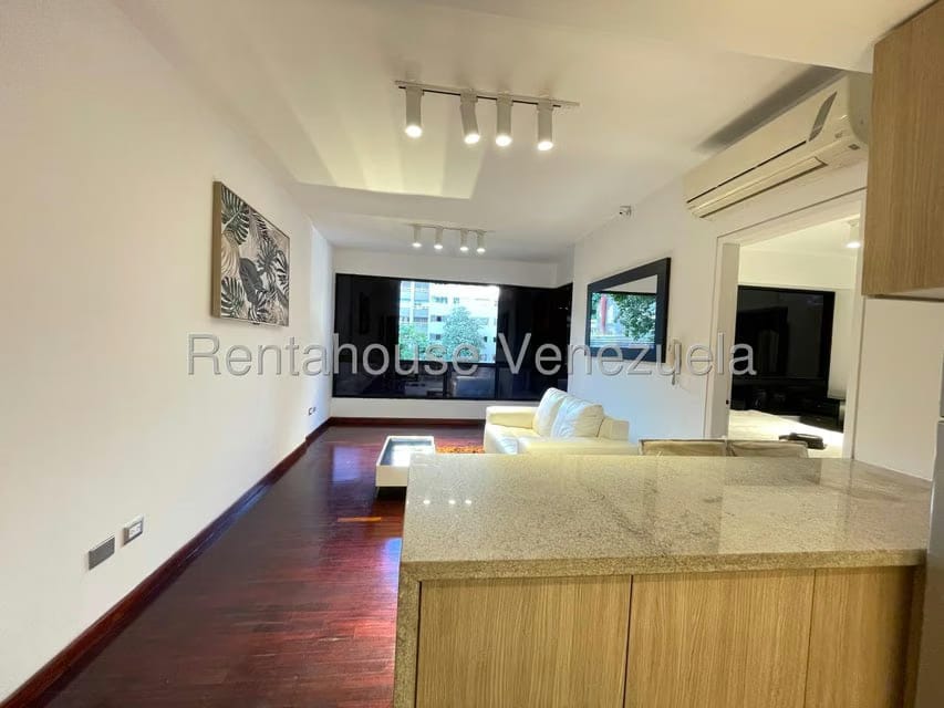 Apartamento (1 Nivel) en Alquiler en El Rosal, Distrito Metropolitano - 22