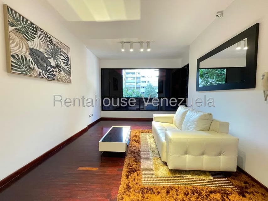 Apartamento (1 Nivel) en Alquiler en El Rosal, Distrito Metropolitano - 23