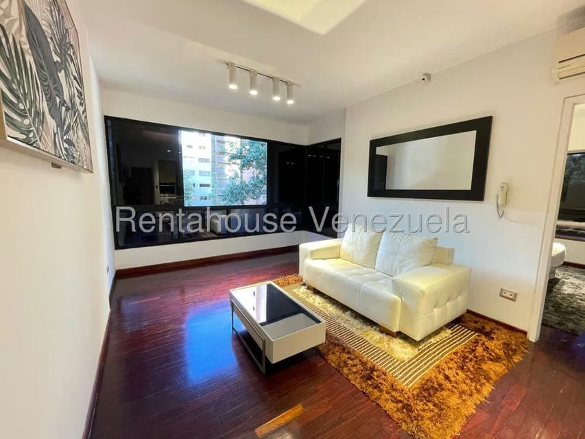 Apartamento (1 Nivel) en Alquiler en El Rosal, Distrito Metropolitano - 24