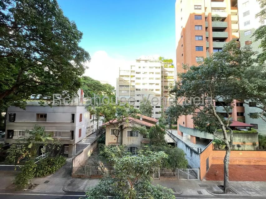 Apartamento (1 Nivel) en Alquiler en El Rosal, Distrito Metropolitano - 27