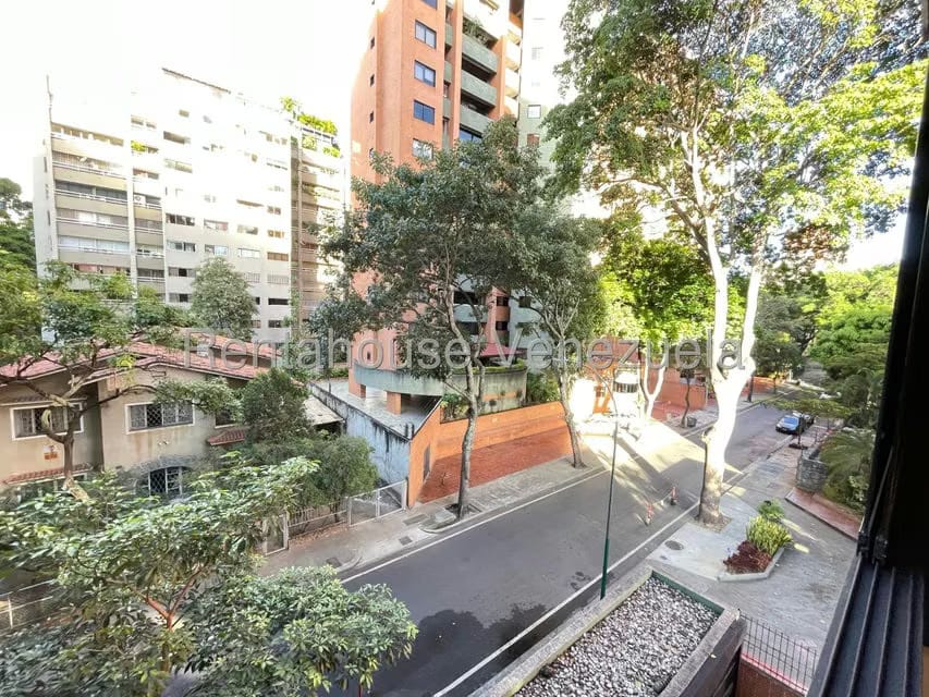 Apartamento (1 Nivel) en Alquiler en El Rosal, Distrito Metropolitano - 28