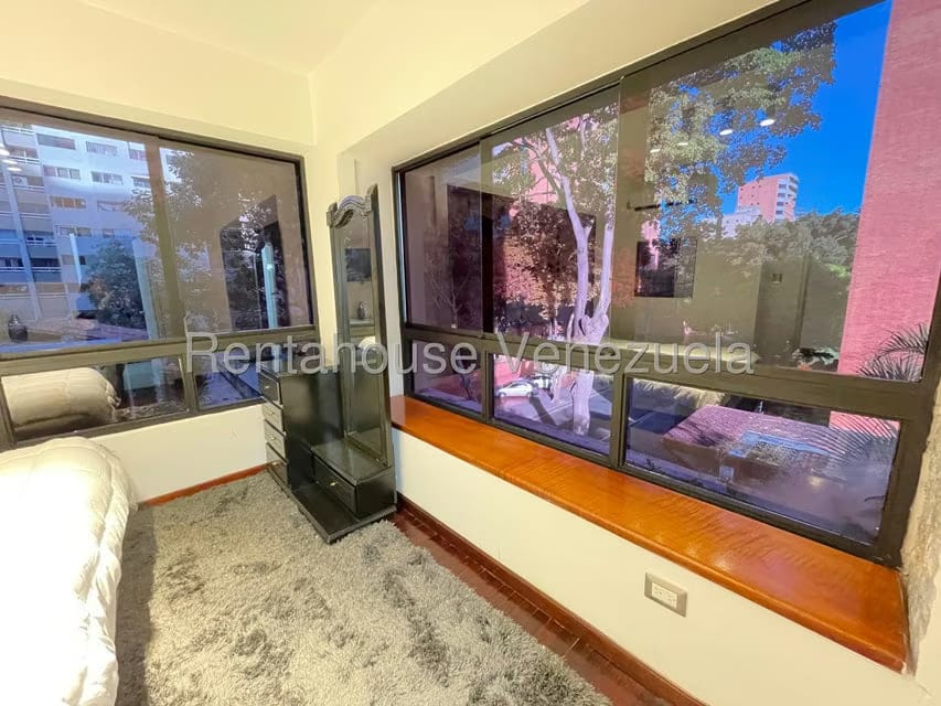 Apartamento (1 Nivel) en Alquiler en El Rosal, Distrito Metropolitano - 34