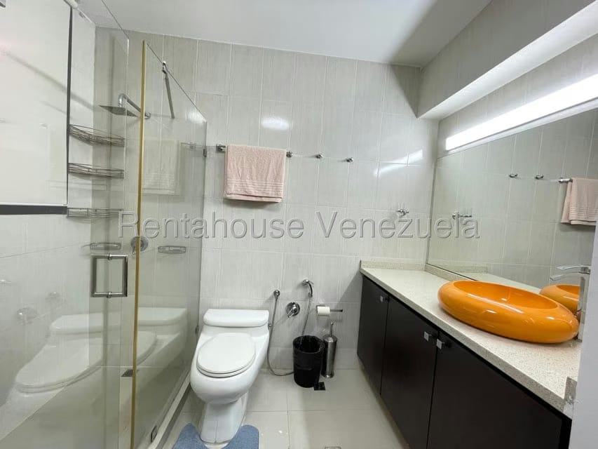 Apartamento (1 Nivel) en Alquiler en El Rosal, Distrito Metropolitano - 38