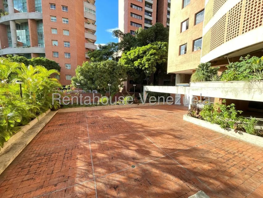 Apartamento (1 Nivel) en Alquiler en El Rosal, Distrito Metropolitano - 10