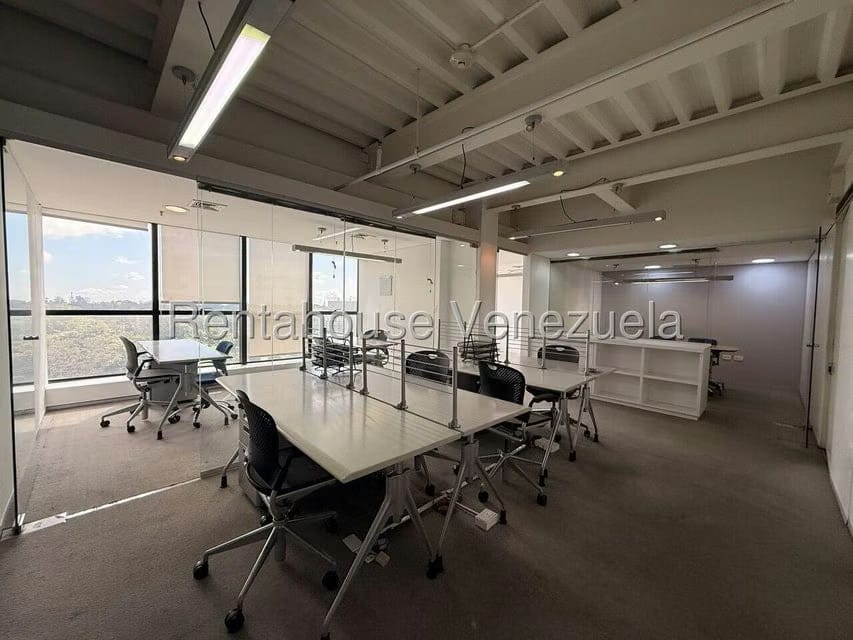 Comercial (Local Comercial) en Venta en La Lagunita Country Club, Distrito Metropolitano - 2