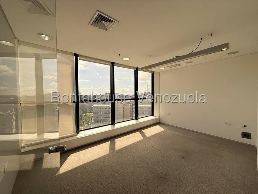 Comercial (Local Comercial) en Venta en La Lagunita Country Club, Distrito Metropolitano - 16