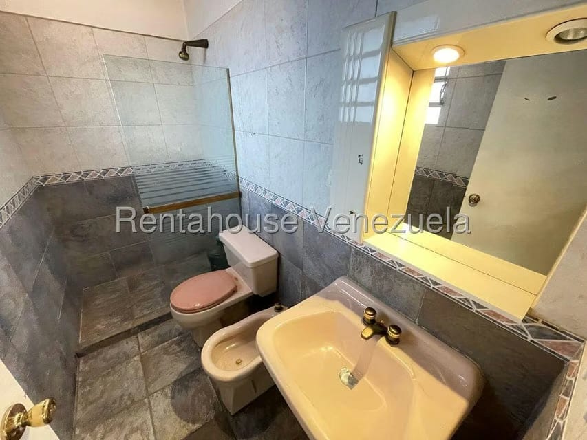 Casa (Multipes Niveles) en Venta en El Marques, Distrito Metropolitano - 74
