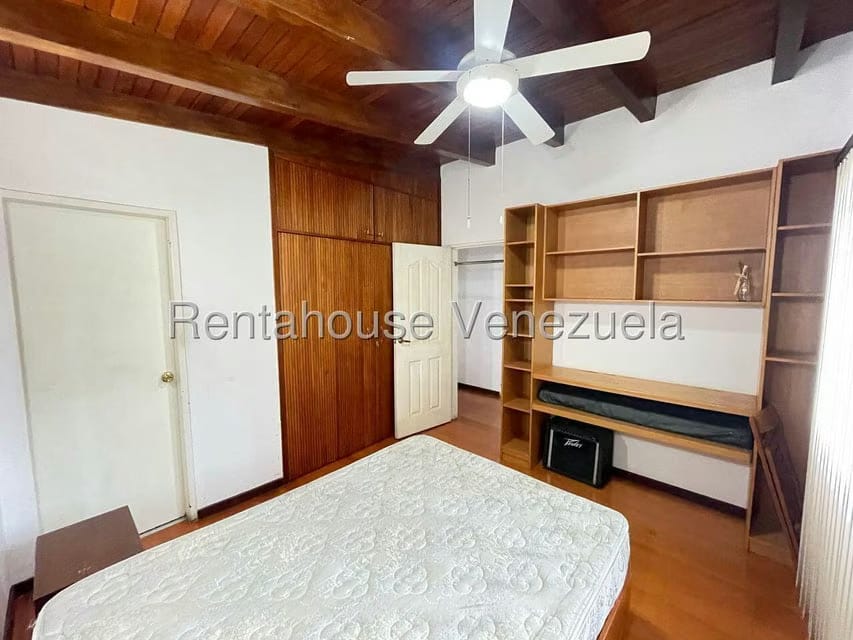 Casa (Multipes Niveles) en Venta en El Marques, Distrito Metropolitano - 75