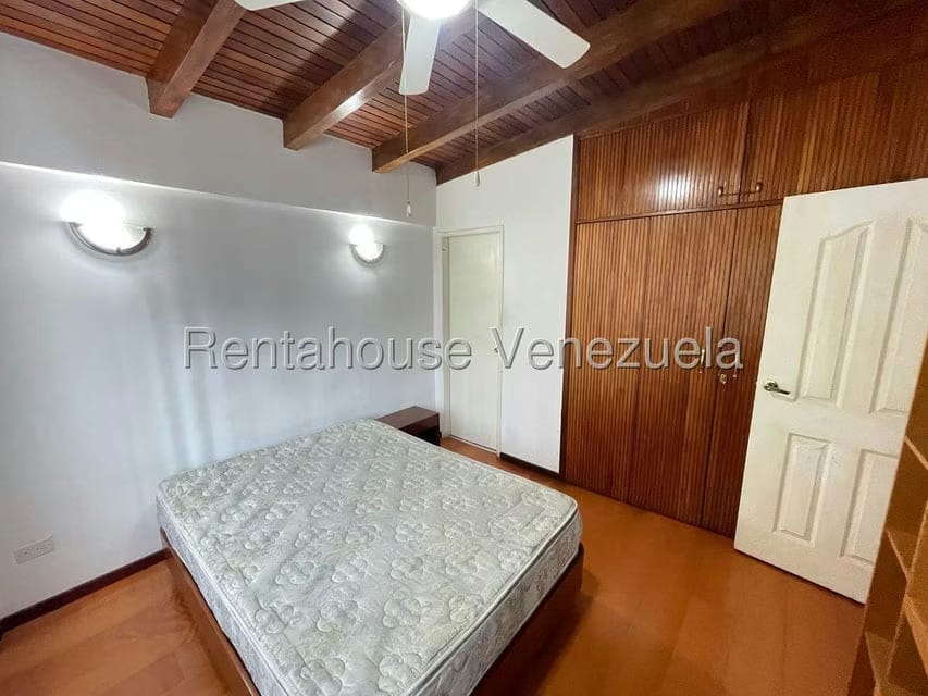 Casa (Multipes Niveles) en Venta en El Marques, Distrito Metropolitano - 76