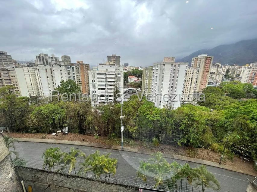 Casa (Multipes Niveles) en Venta en El Marques, Distrito Metropolitano - 85