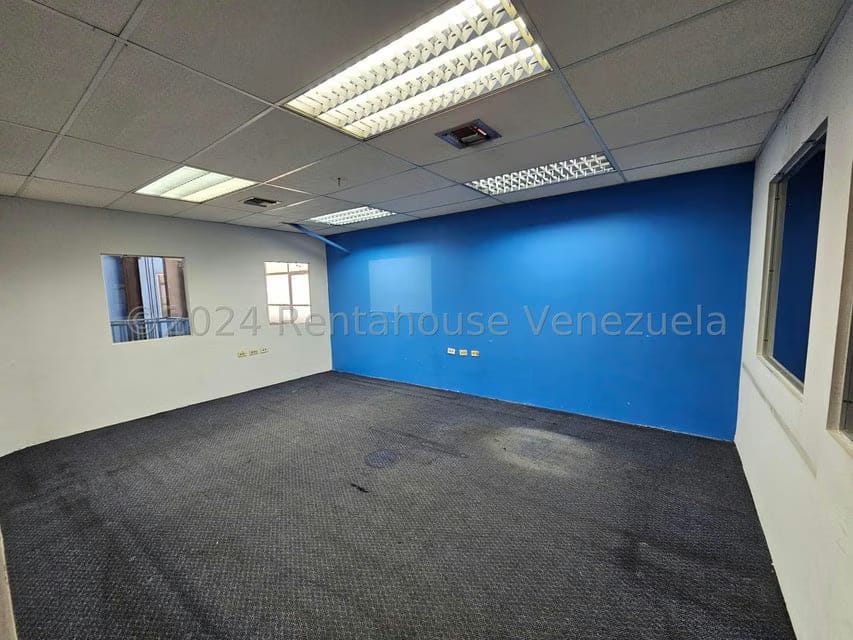 Comercial (Galpon - Deposito) en Venta en La California Norte, Distrito Metropolitano - 28
