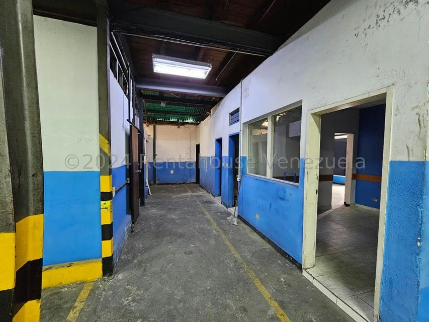 Comercial (Galpon - Deposito) en Venta en La California Norte, Distrito Metropolitano - 6