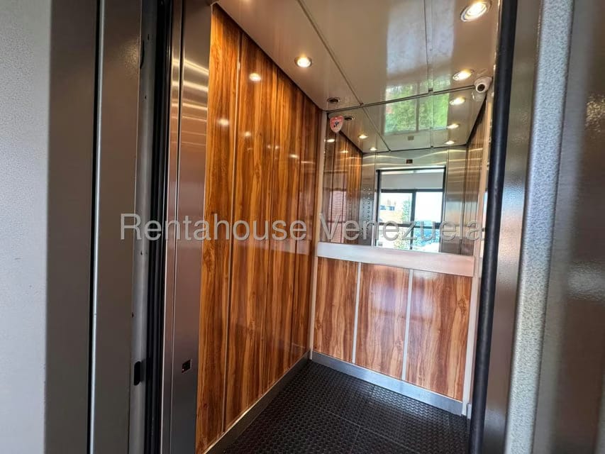 Apartamento (Penthouse) en Venta en Valle Arriba, Distrito Metropolitano - 11