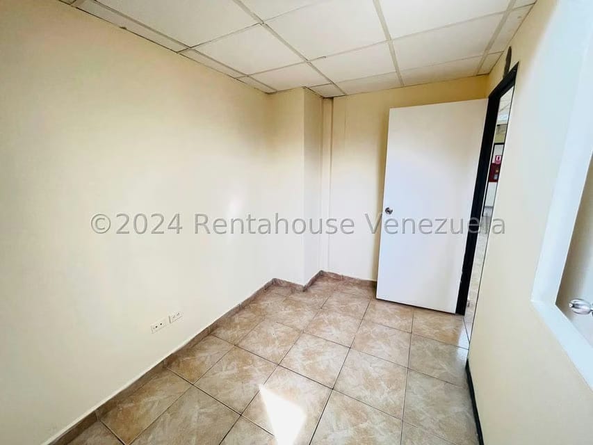 Comercial (Oficina) en Alquiler en Avenida Bolivar, Aragua - 13