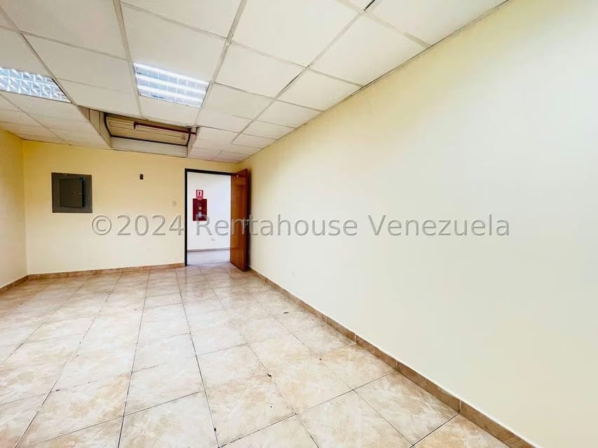 Comercial (Oficina) en Alquiler en Avenida Bolivar, Aragua - 16