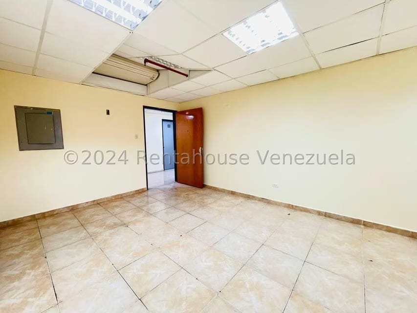 Comercial (Oficina) en Alquiler en Avenida Bolivar, Aragua - 7