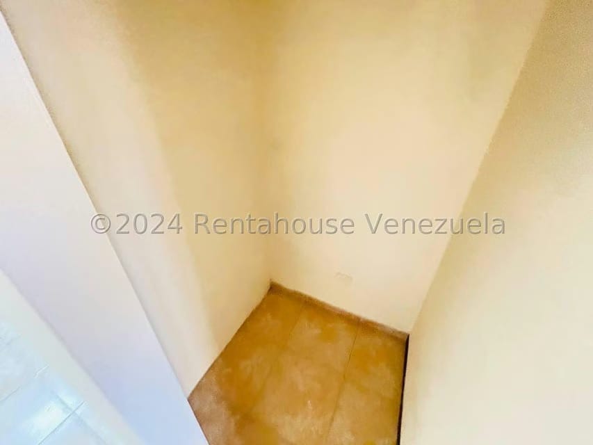 Comercial (Oficina) en Alquiler en Avenida Bolivar, Aragua - 10