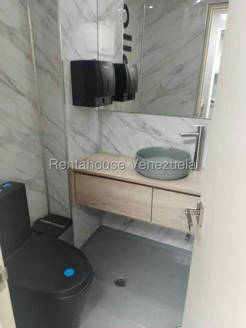 Comercial (Consultorio Medico) en Alquiler en San Bernardino, Distrito Metropolitano - 13